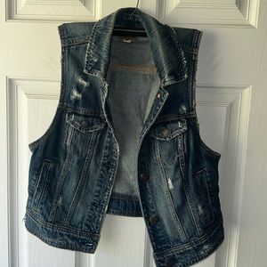 Denim vest 💙🩵